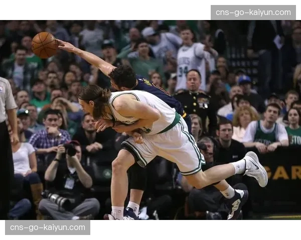 报道:季后赛球队包机出行安排就绪,保障球员竞技状态 报道:季后赛球队包机出行安排就绪,保障球员竞技状态